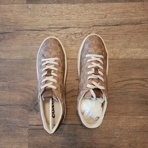 New coach gym shoes.
